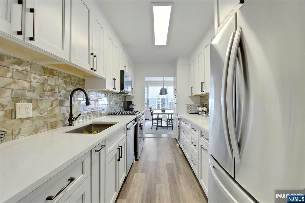 6 Horizon Road, Unit 2209 Fort Lee, NJ 07024 - Photo 2 of 50