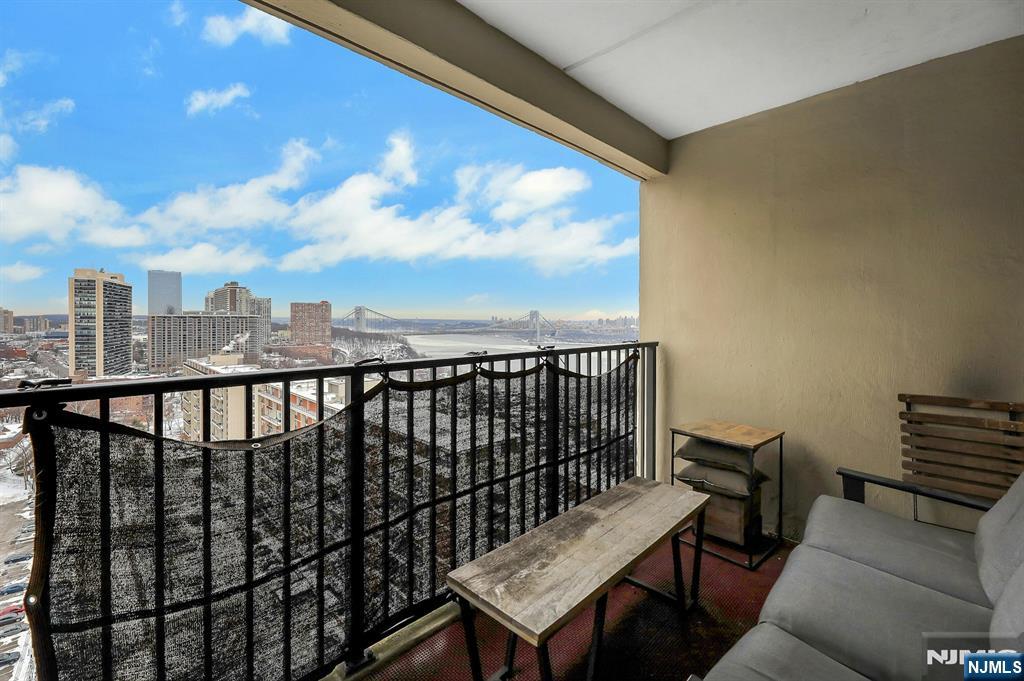 6 Horizon Road, Unit 2209 Fort Lee, NJ 07024 - Photo 3 of 50