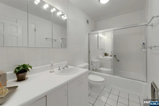 $415,000 | 6 Horizon Road, Unit 2209, Fort Lee, NJ 07024