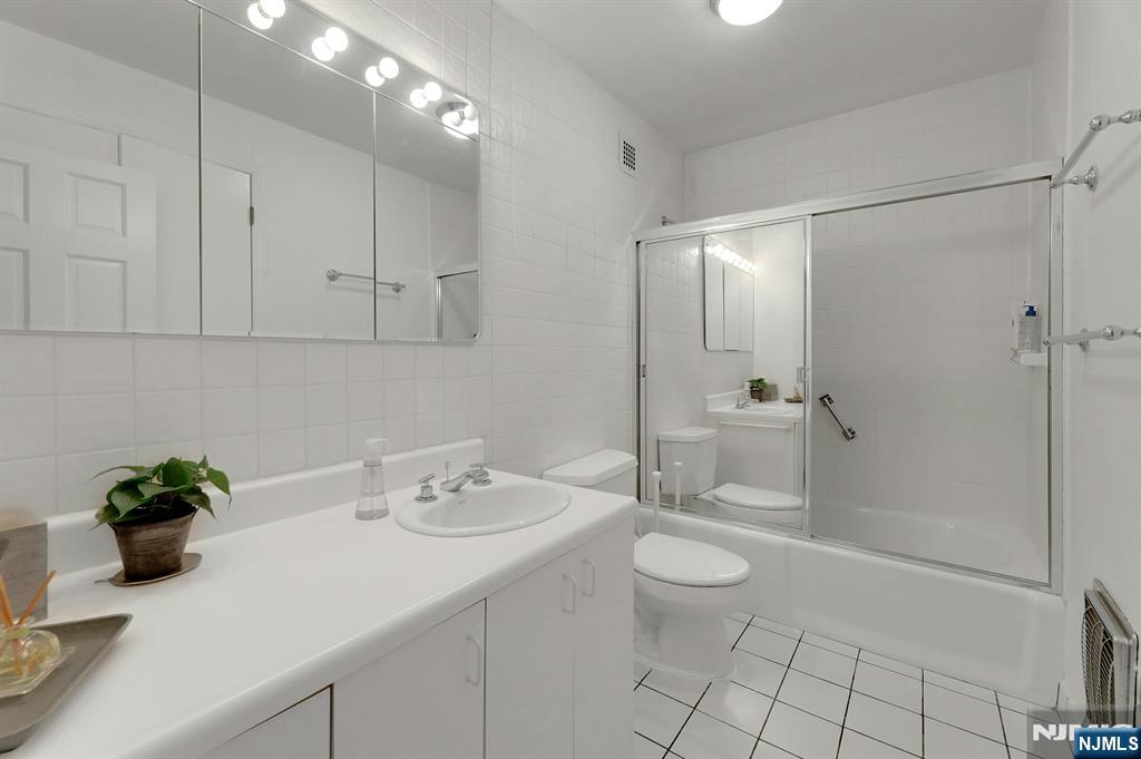 6 Horizon Road, Unit 2209 Fort Lee, NJ 07024 - Photo 40 of 50