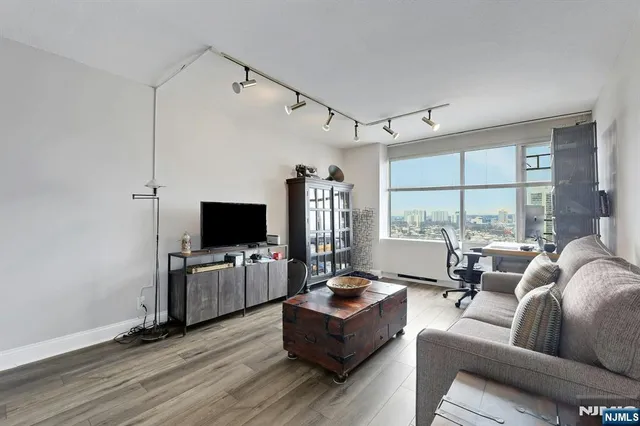 $415,000 | 6 Horizon Road, Unit 2209, Fort Lee, NJ 07024