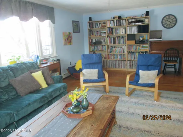$700,000 | 407 Church Street, Middletown, NJ 07718