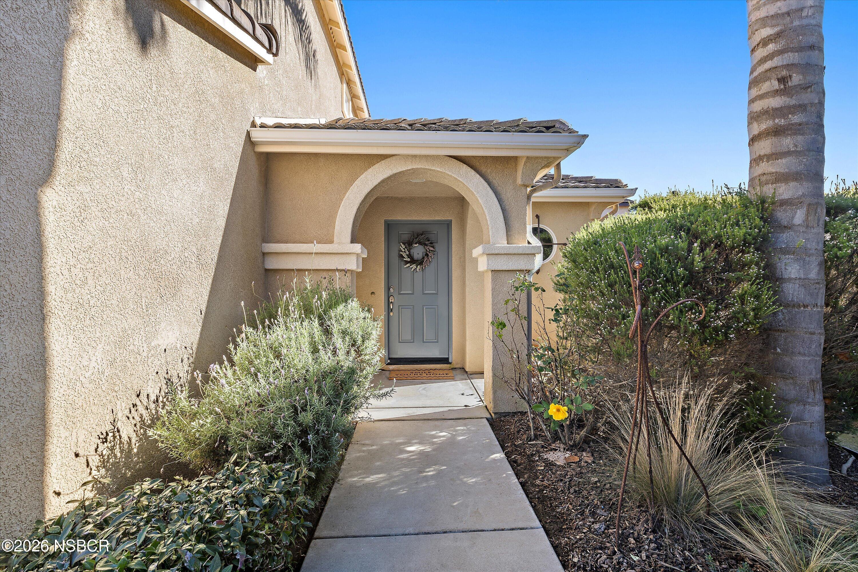 2020 Green Ridge Circle Lompoc, CA 93436 - Photo 2 of 20 Entry