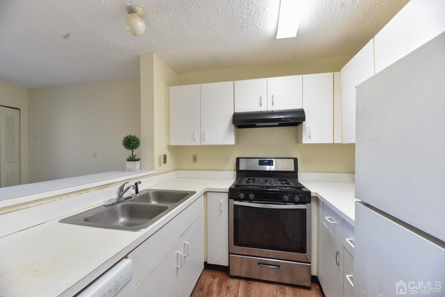 720 Edpas Road New Brunswick, NJ 08901 - Photo 7 of 39 Gallery Image 7