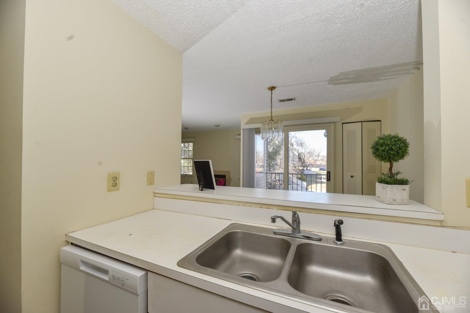 720 Edpas Road New Brunswick, NJ 08901 - Photo 8 of 39 Gallery Image 8