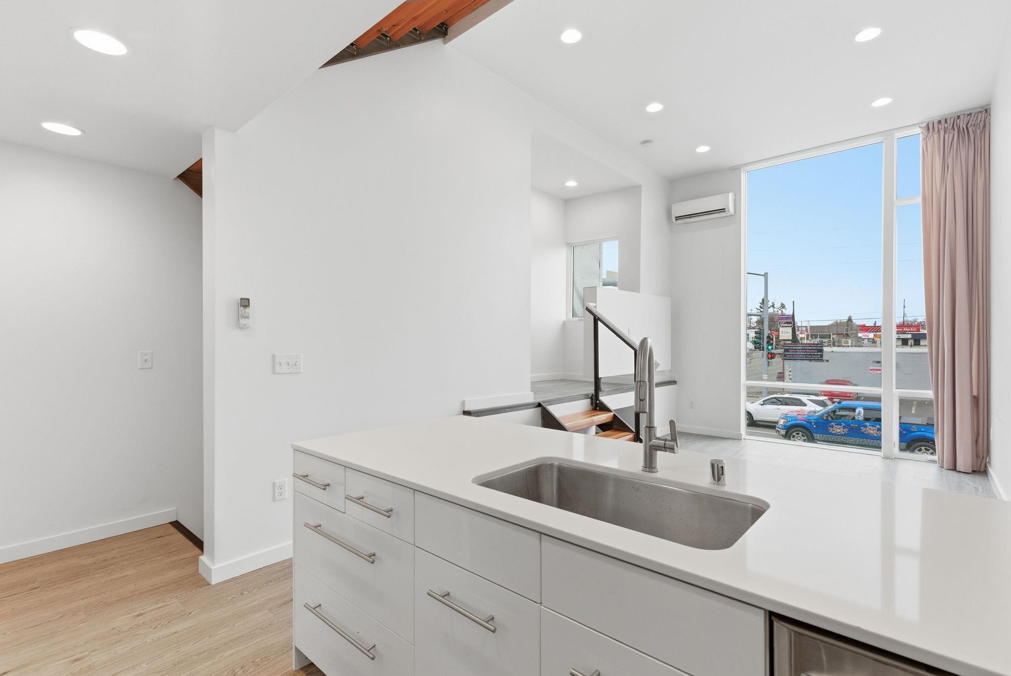 904 East Indiana Avenue Spokane, WA 99207 - Photo 13 of 32