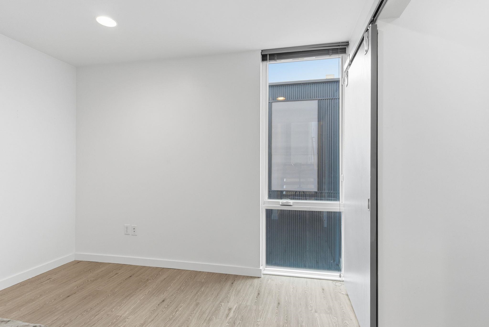 904 East Indiana Avenue Spokane, WA 99207 - Photo 23 of 32