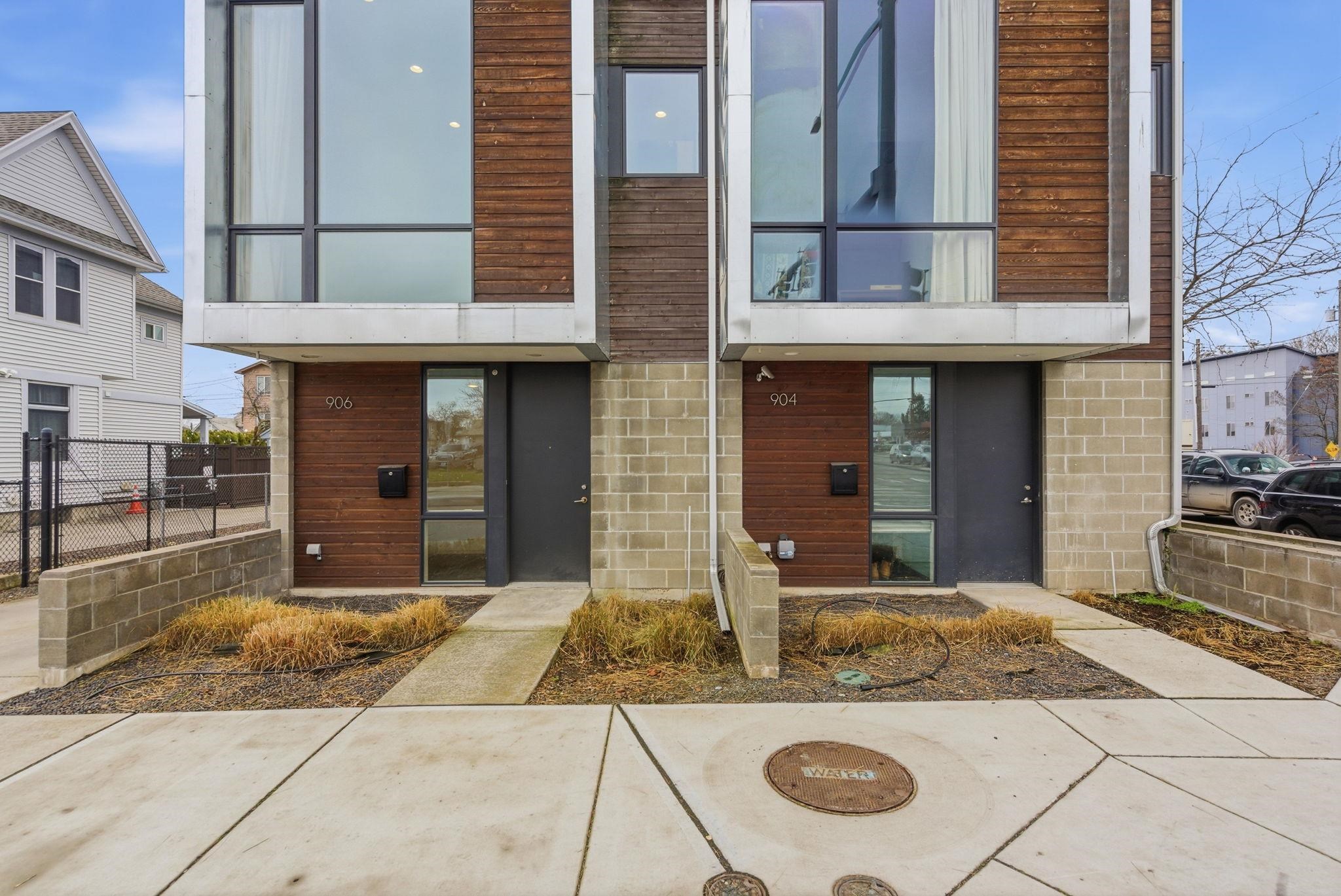 904 East Indiana Avenue Spokane, WA 99207 - Photo 3 of 32