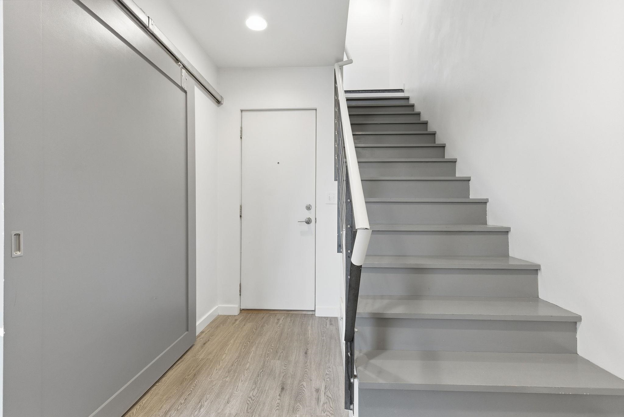 904 East Indiana Avenue Spokane, WA 99207 - Photo 4 of 32