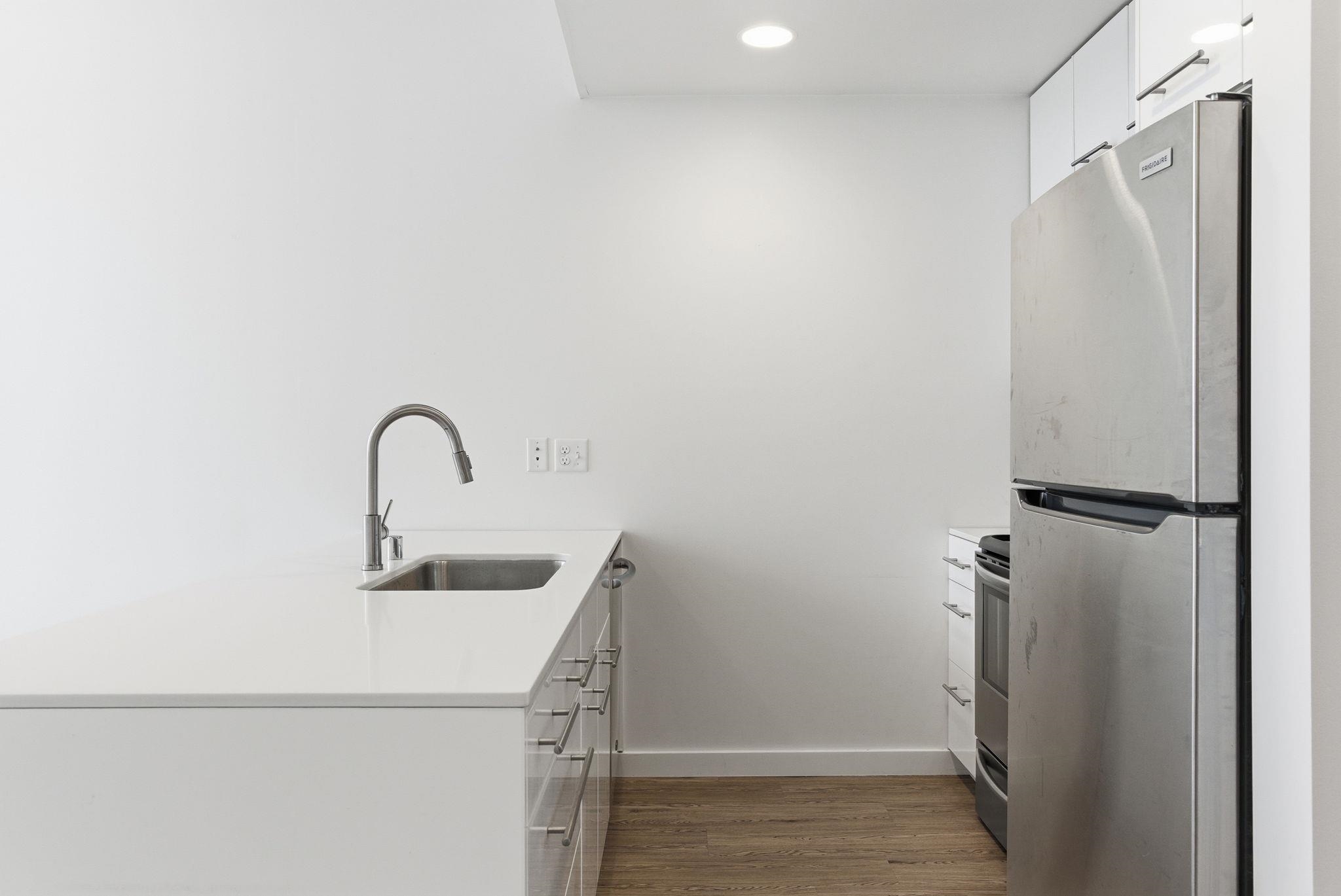 904 East Indiana Avenue Spokane, WA 99207 - Photo 7 of 32