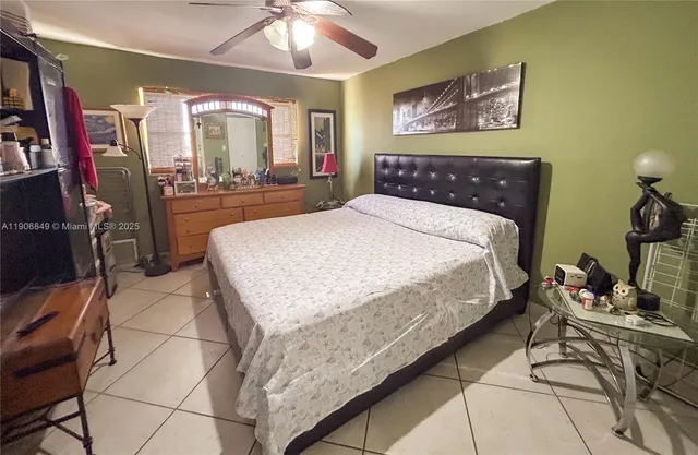 $298,000 | 730 Pennsylvania Avenue, Unit 701, Miami Beach, FL 33139