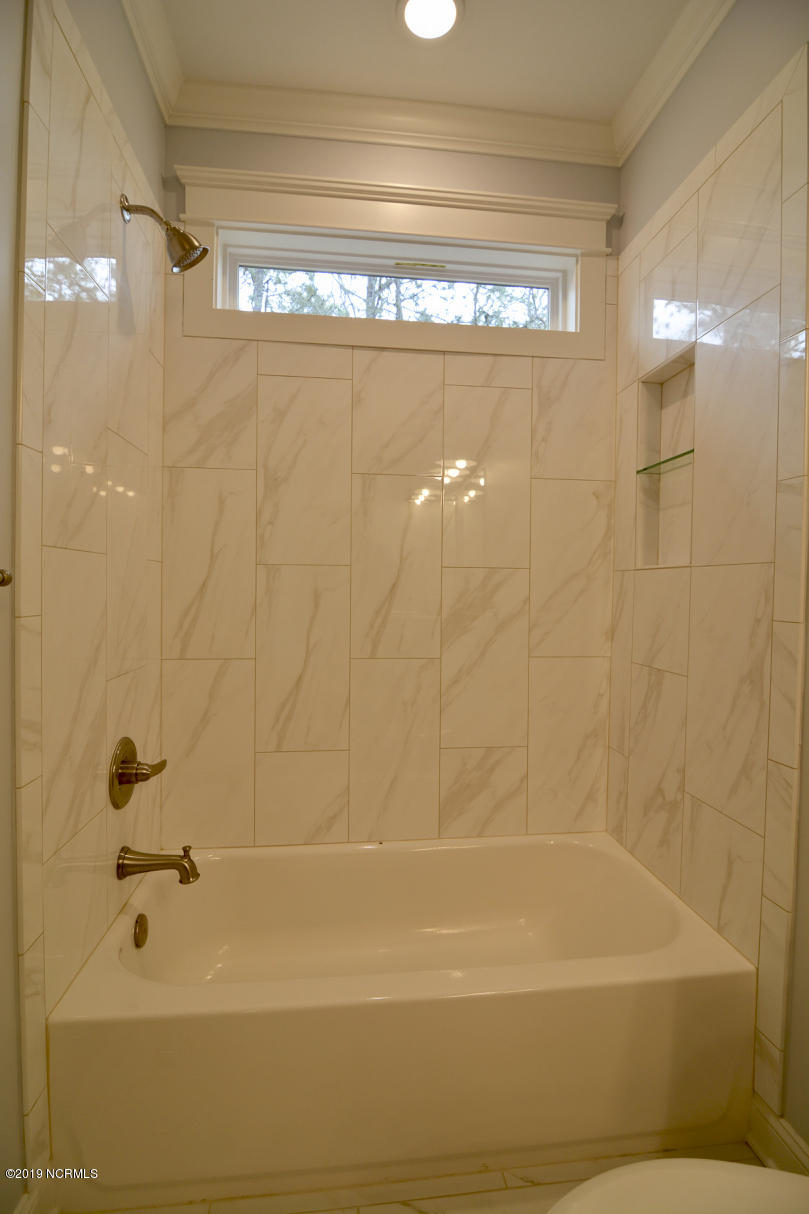 1040 Pierce Road Southport, NC 28461 - Photo 39 of 61 Guest Bath