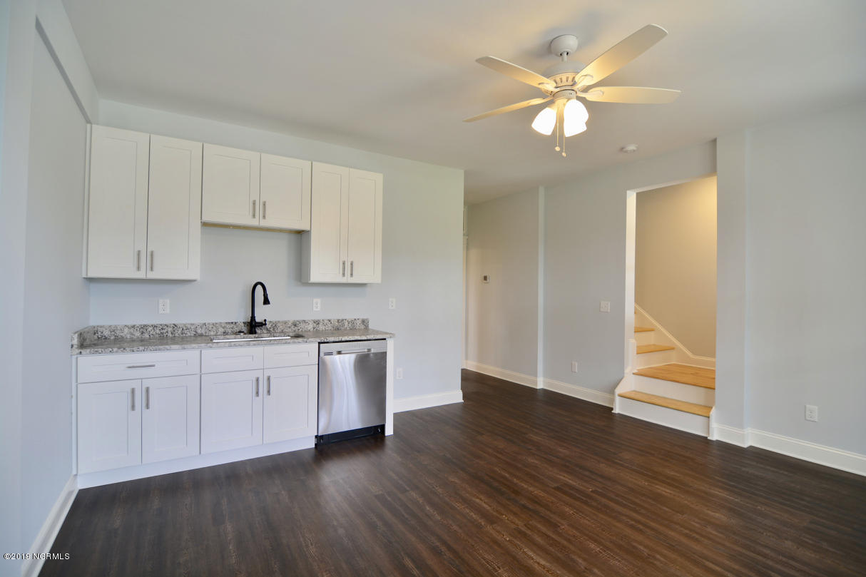 1040 Pierce Road Southport, NC 28461 - Photo 45 of 61 Lower Living Kitchen