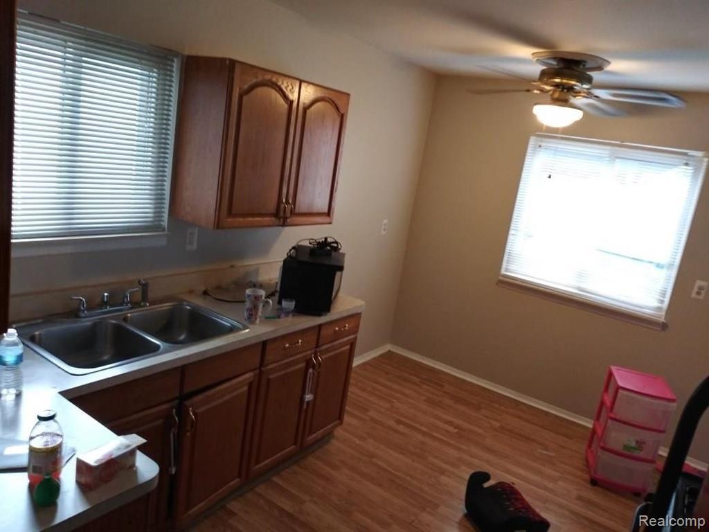 8716 Maxwell Avenue Warren, MI 48089 - Photo 9 of 30