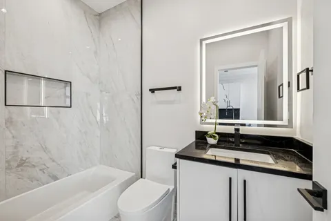 $500,000 | 1355 North Western Avenue, Unit 3D, Chicago, IL 60622