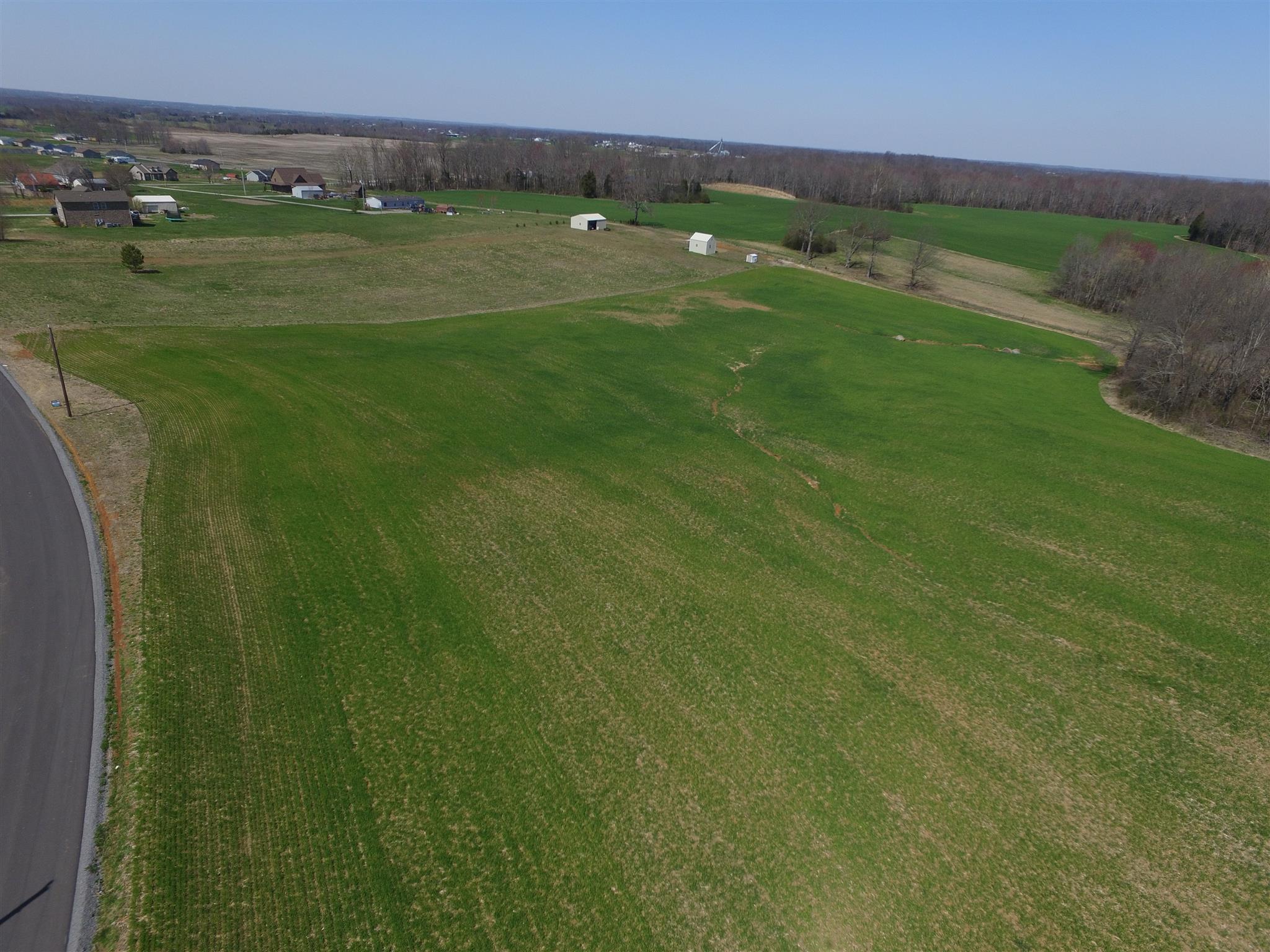 1 East Carter Road Portland, TN 37148 - Photo 3 of 11 a view of a field with an ocean