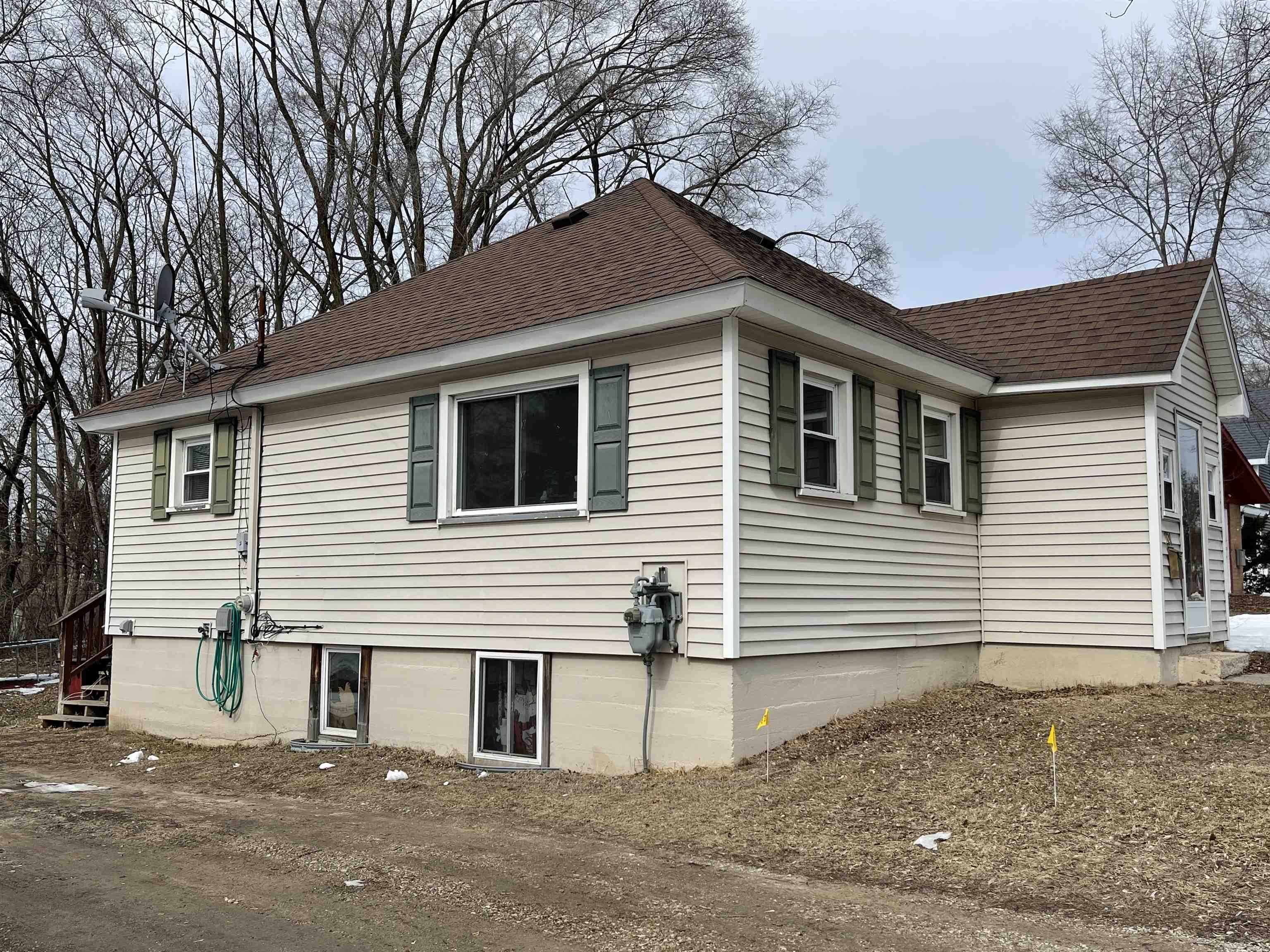 701 Maple Street Clare, MI 48617 - Photo 2 of 34 1897577-1.JPG