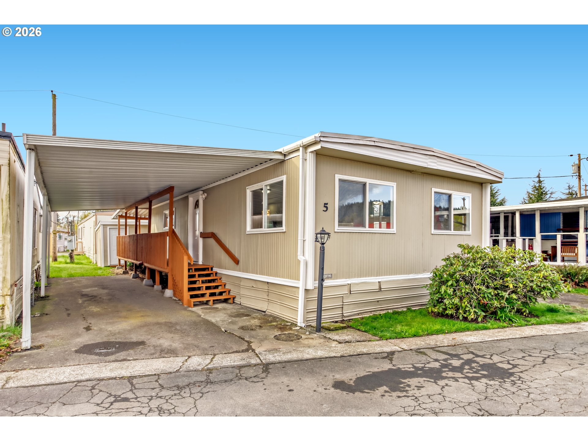 2300 Southeast 82nd Avenue, Unit 5 Portland, OR 97216 - Photo 1 of 24