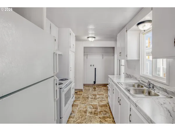 $73,000 | 2300 Southeast 82nd Avenue, Unit 5, Portland, OR 97216