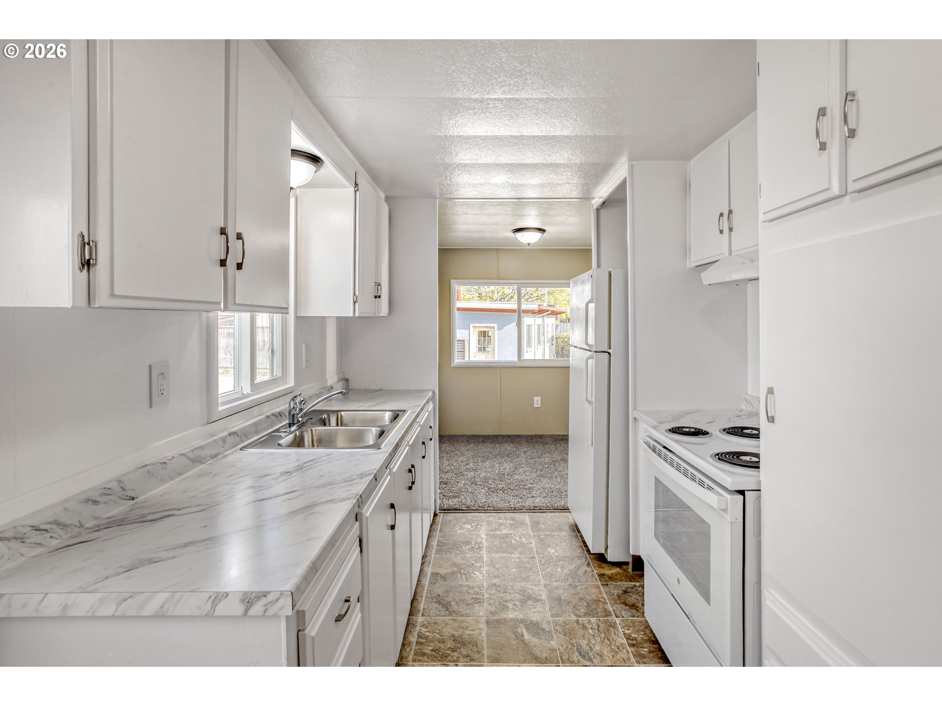2300 Southeast 82nd Avenue, Unit 5 Portland, OR 97216 - Photo 12 of 24