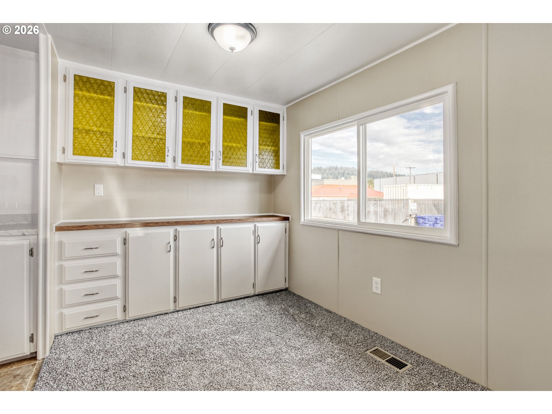 2300 Southeast 82nd Avenue, Unit 5 Portland, OR 97216 - Photo 9 of 24 Kitchen/Nook