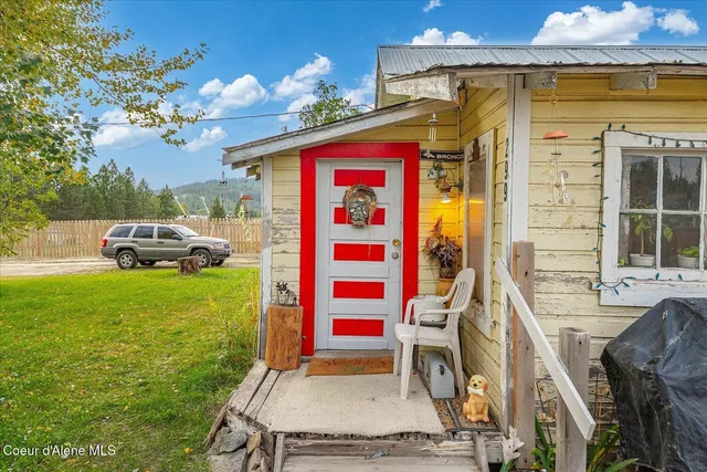 $255,000 | 299 Railroad Avenue, Blanchard, ID 83804