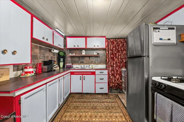 $255,000 | 299 Railroad Avenue, Blanchard, ID 83804