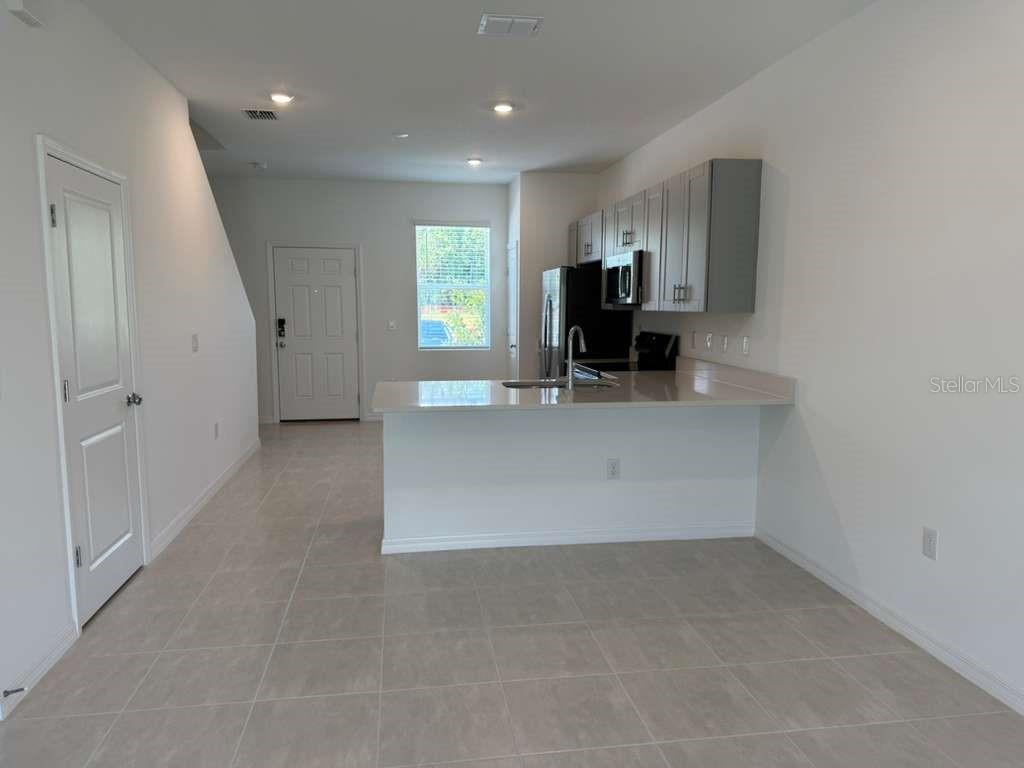 2848 Skyline Loop Kissimmee, FL 34758 - Photo 5 of 13