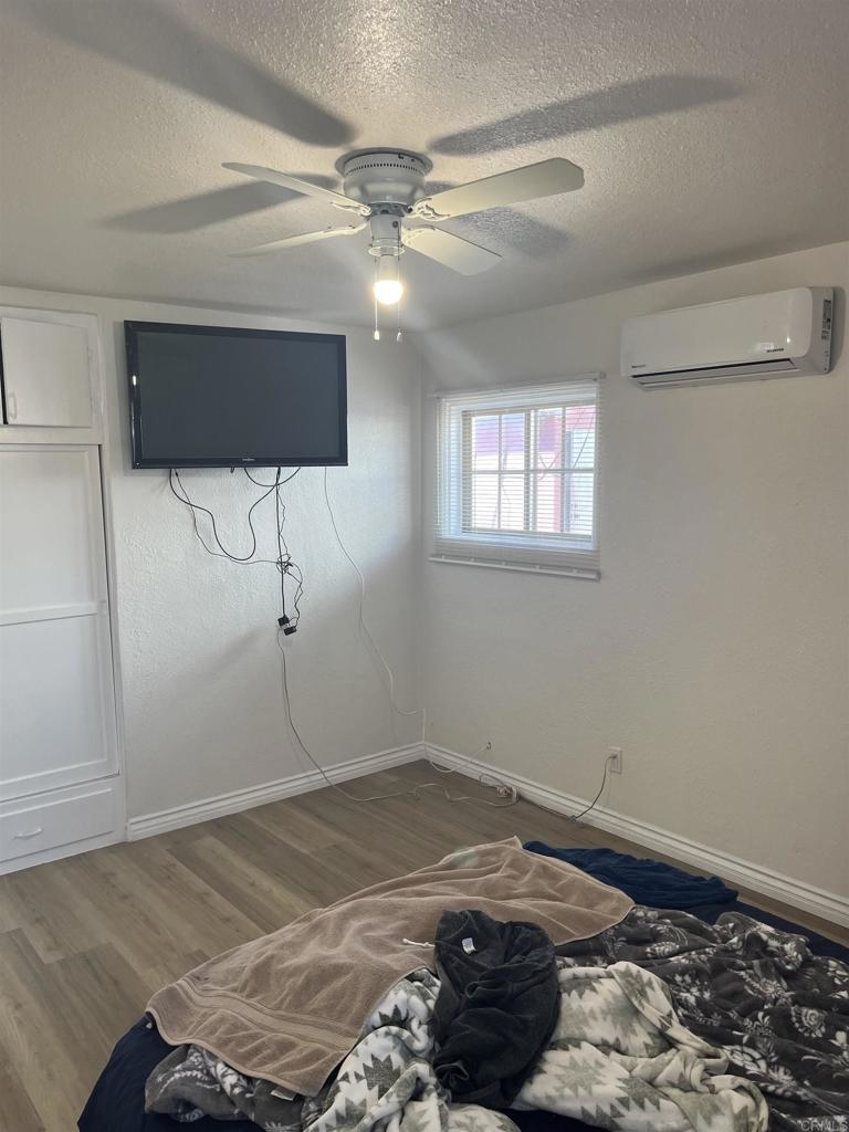 1280 Manor Drive El Cajon, CA 92021 - Photo 8 of 11 a room with a bed