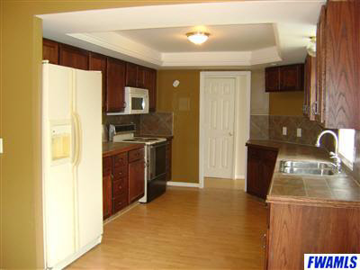 9625 State Rte 101 Monroeville, IN 46773 - Photo 5 of 19