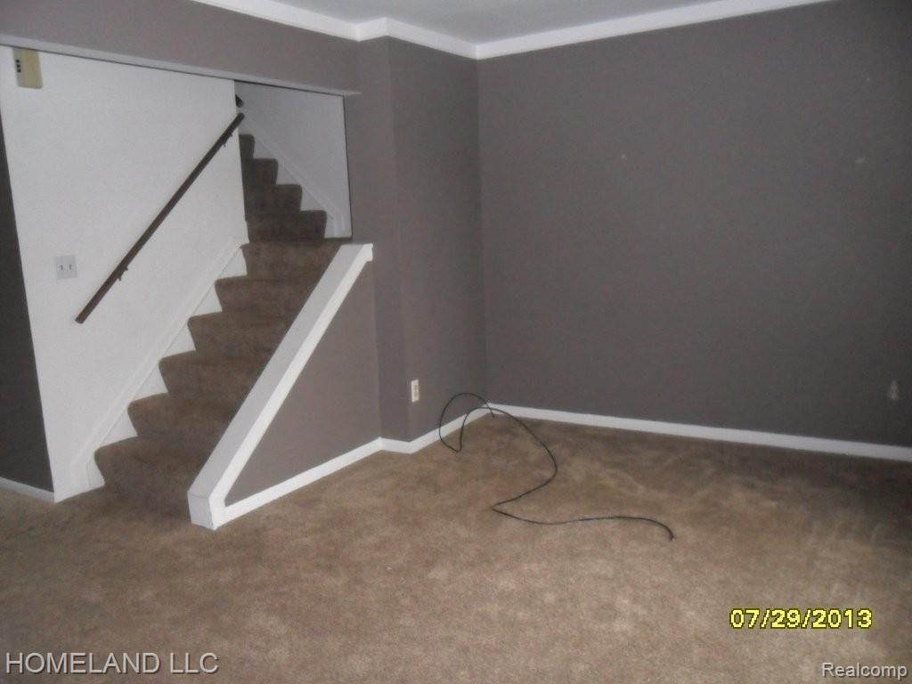 6709 Andersonville Road Clarkston, MI 48346 - Photo 2 of 19 Living Room