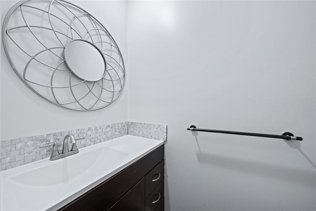 23 West Bannister Road Kansas City, MO 64114 - Photo 11 of 26