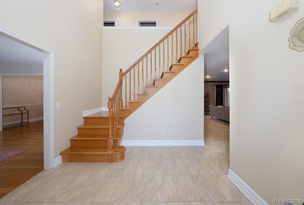 5824 Hathaway Road Canton, MI 48187 - Photo 4 of 54