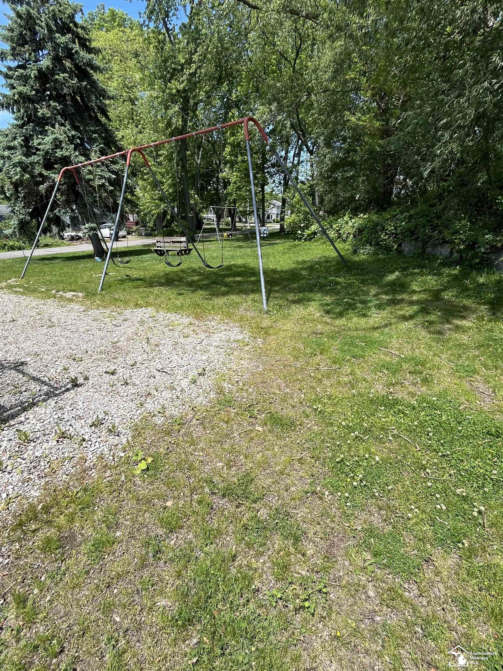 13698 Laplaisance Road Monroe, MI 48161 - Photo 5 of 7