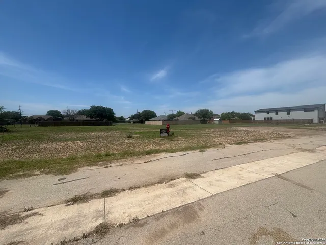 $65,000 | 3 Utopia, Selma, TX 78154