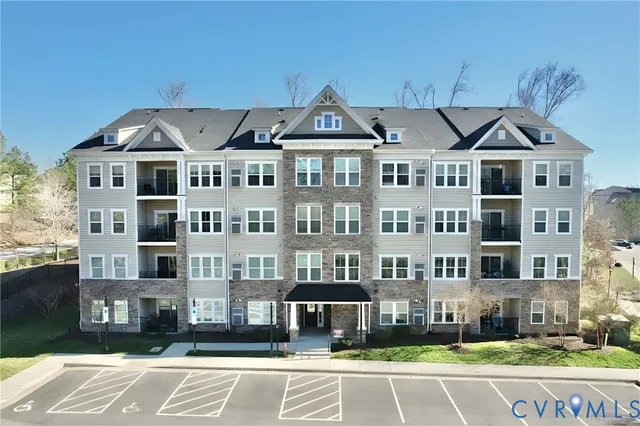 $312,000 | 1003 Westwood Village Lane, Unit 201, Midlothian, VA 23114