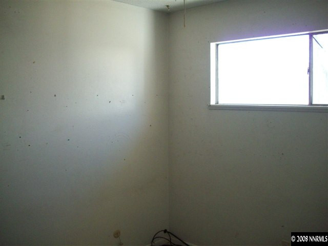 3270 Heights Reno, NV 89503 - Photo 5 of 9 a bathroom with a window