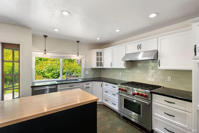 $949,000 | 3337 Kensington Circle, Napa, CA 94558