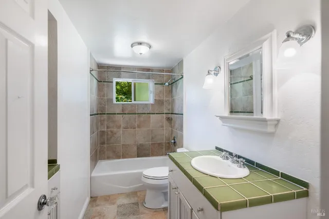 $949,000 | 3337 Kensington Circle, Napa, CA 94558