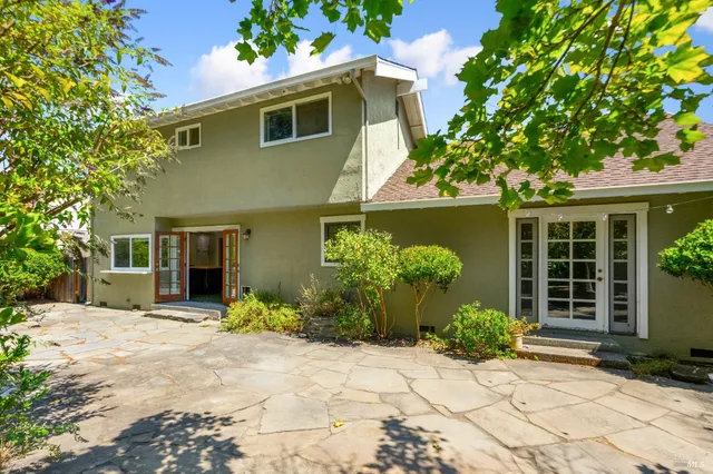 $949,000 | 3337 Kensington Circle, Napa, CA 94558