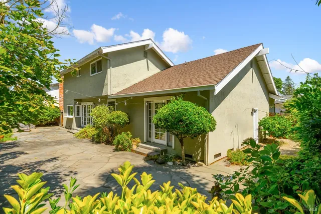 $949,000 | 3337 Kensington Circle, Napa, CA 94558