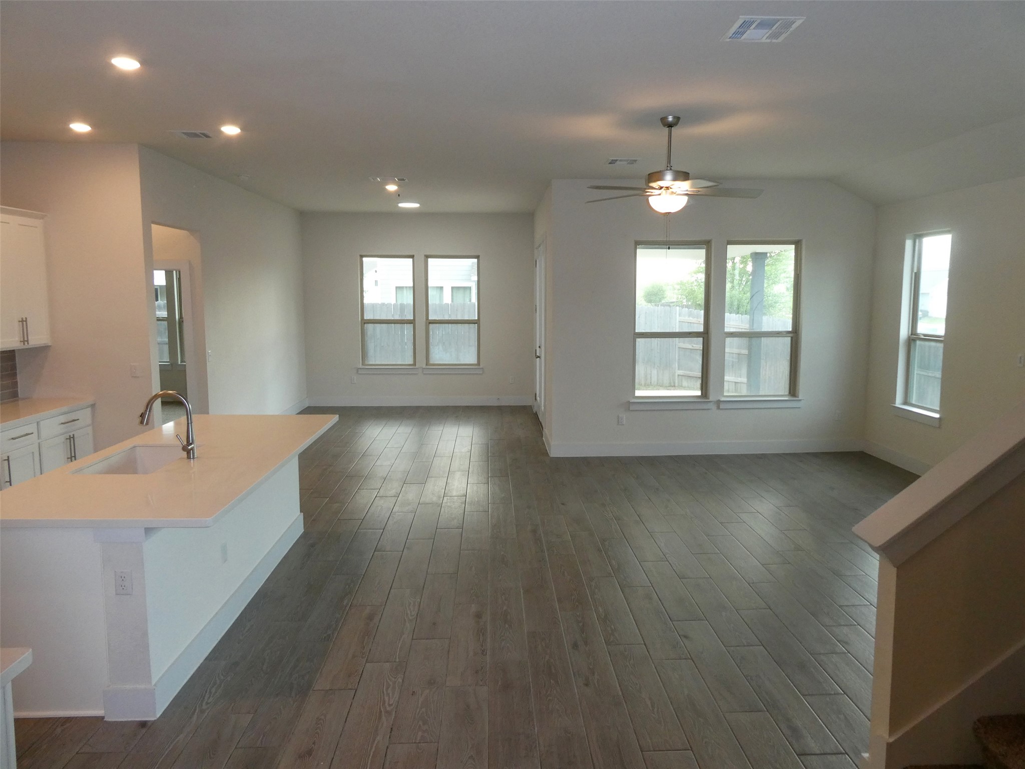 8201 Greyhawk Cove Austin, TX 78744 - Photo 4 of 27