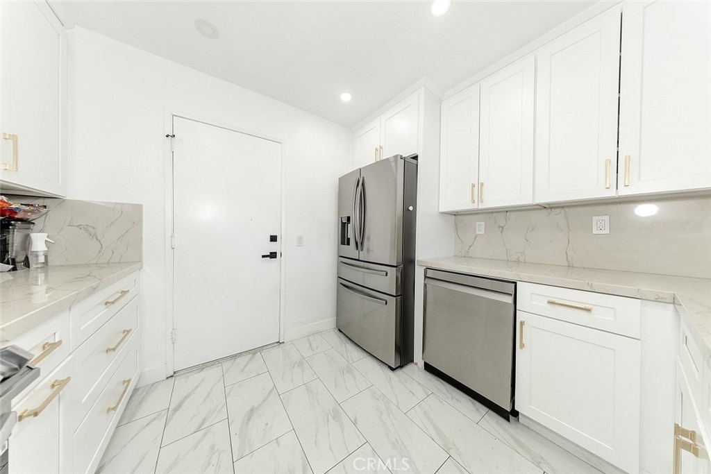 12367 Stonegate Road Pacoima, CA 91331 - Photo 12 of 34