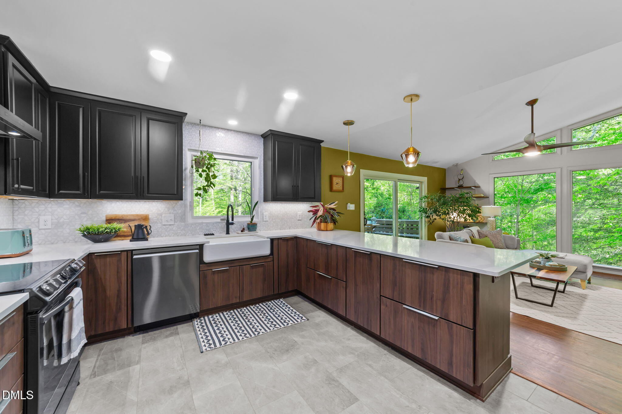 105 Barcliff Terrace Cary, NC 27518 - Photo 6 of 47 a kitchen with lots of counter top space