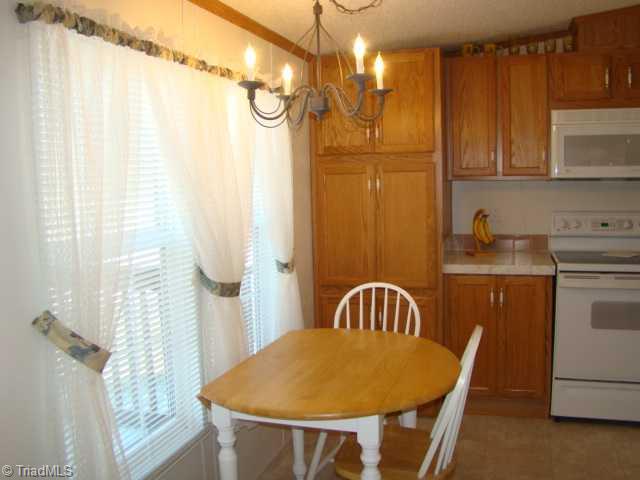 661 Luck Road, Unit 1 Asheboro, NC 27205 - Photo 5 of 16 Breakfast.