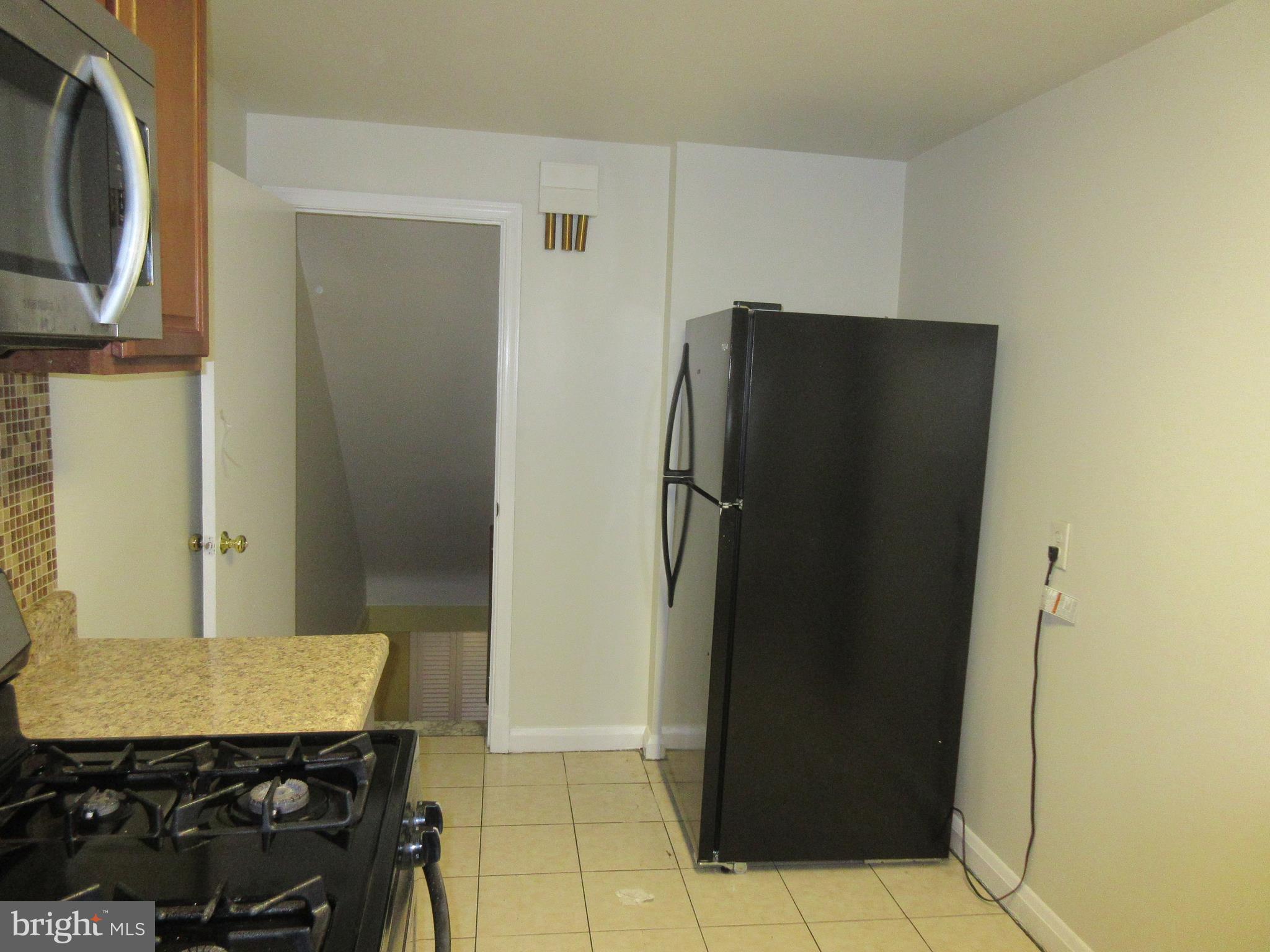 1356 Deanwood Road Baltimore, MD 21234 - Photo 25 of 30 Kitchen