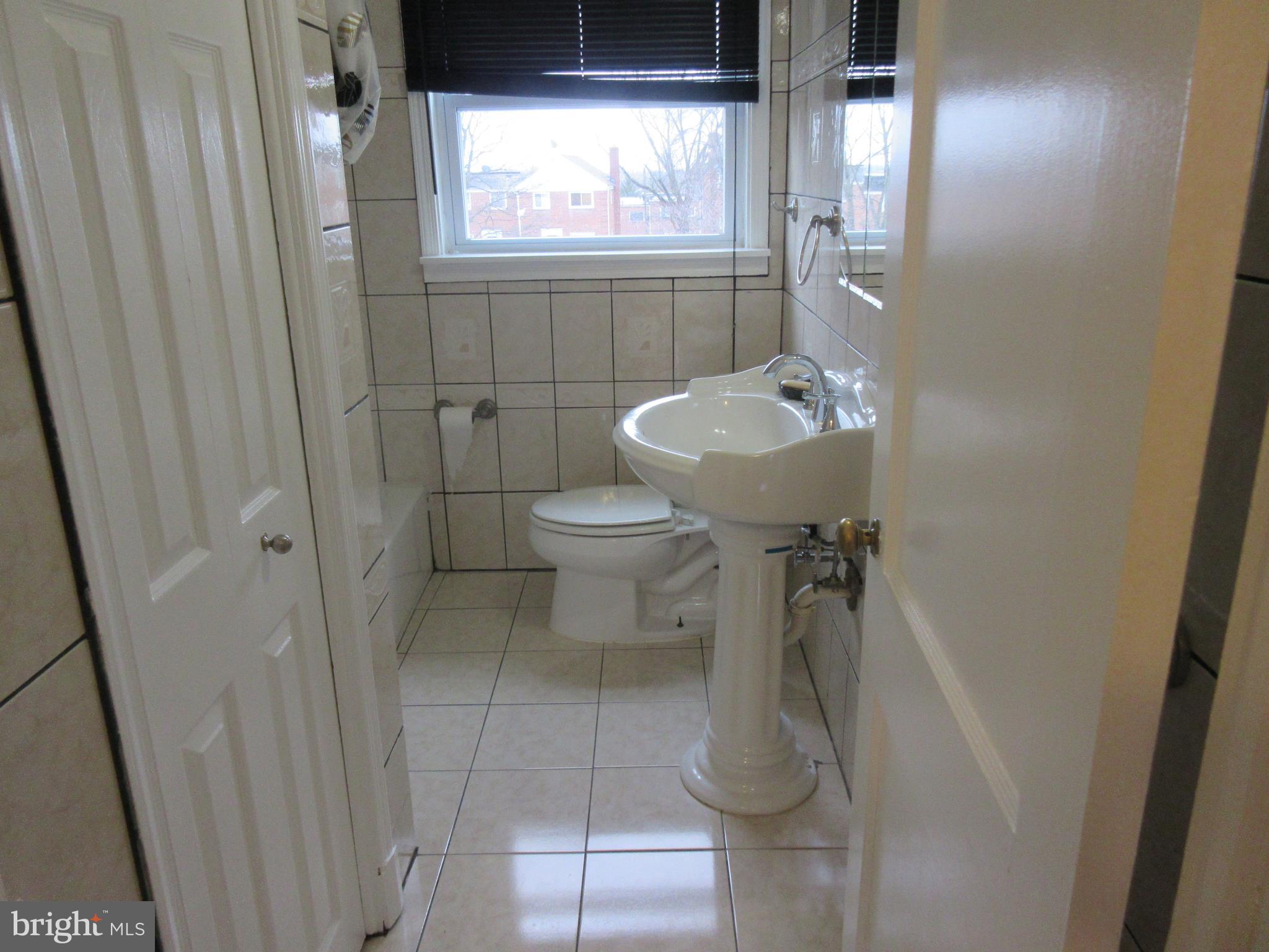 1356 Deanwood Road Baltimore, MD 21234 - Photo 6 of 30 MAIN BATHROOM