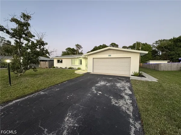 $2,200 | 1201 Betmar Boulevard, North Fort Myers, FL 33903