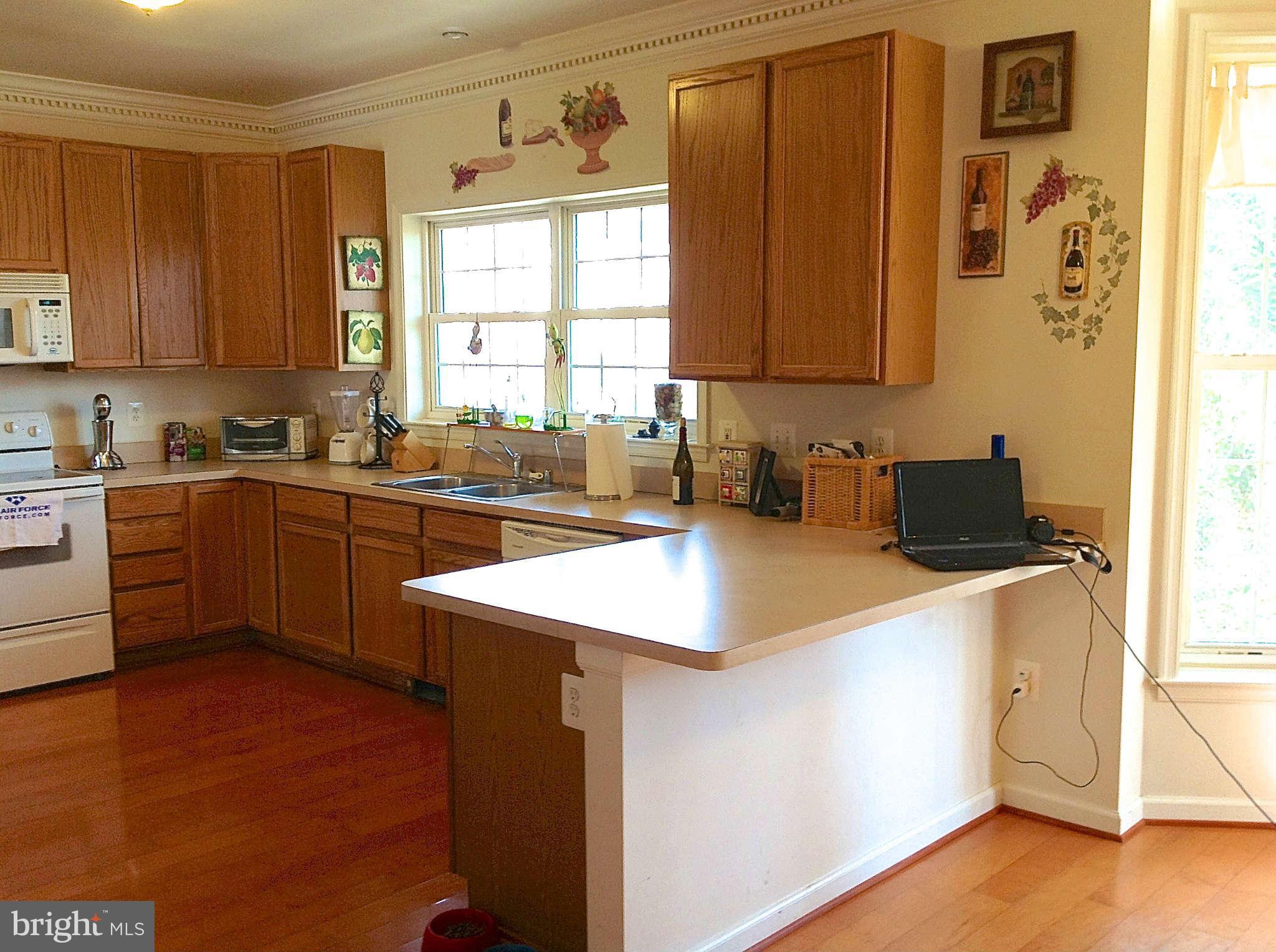 12721 Occoquan Road Woodbridge, VA 22192 - Photo 12 of 22 Kitchen