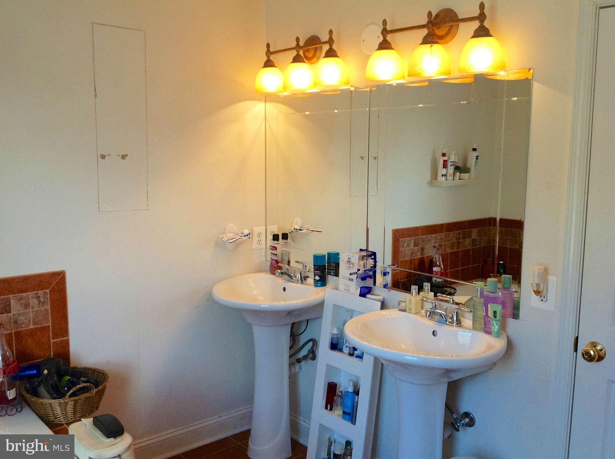 12721 Occoquan Road Woodbridge, VA 22192 - Photo 16 of 22 Bath (Master)